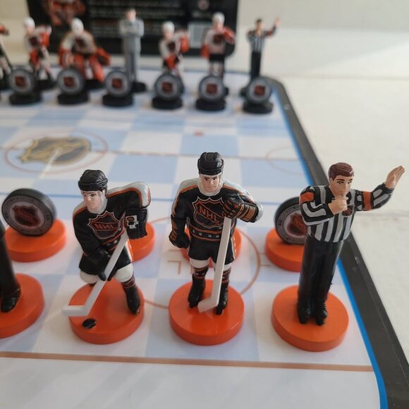 NHL Chess Game Collector's Edition USAopoly Complete 2005 - Picture 3 of 7